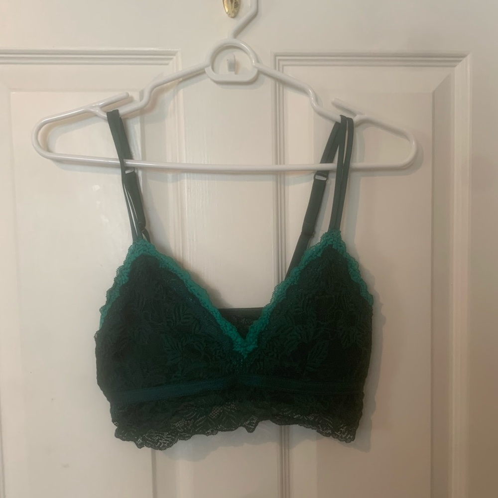 Size small mermaid green lace bralette top🧜🏻‍♀️